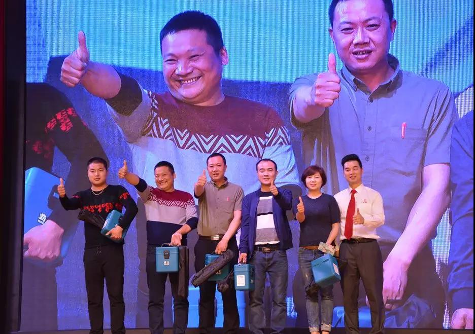 聚勢奮進，共創新時代｜熱烈祝賀亮閣門窗2018財富峰會圓滿結束！