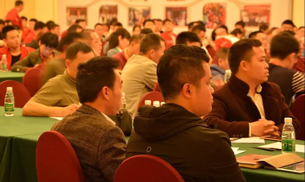 聚勢奮進，共創新時代｜亮閣門窗家庭文化系列報道之——點亮幸福人生！