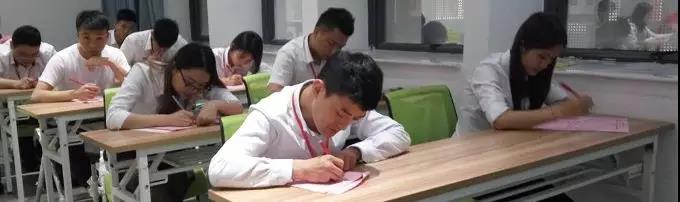 聚勢(shì)奮進(jìn)，共創(chuàng)新時(shí)代｜亮閣門窗新晉家人專業(yè)知識(shí)通關(guān)考核！