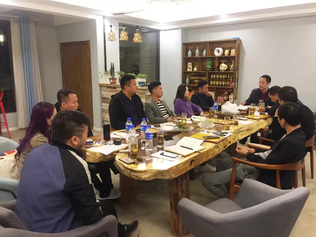 熱烈祝賀亮閣門窗第一屆核心經銷第二次會議順利舉辦!