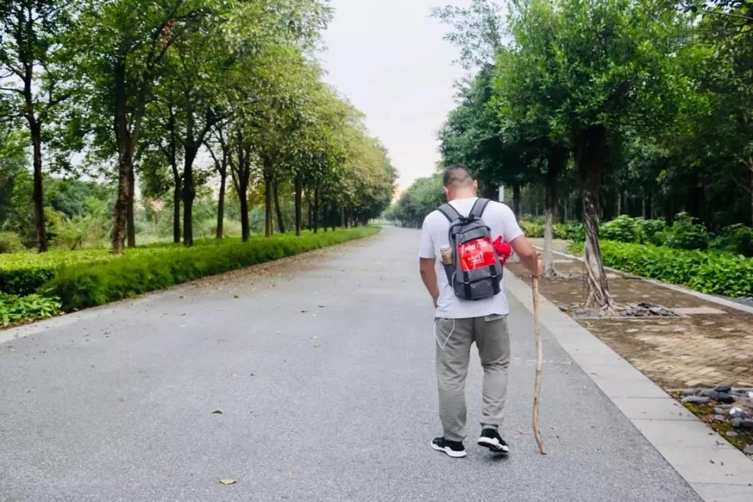 亮閣門窗&孔雀木紋|挑戰極限，五十公里徒步友誼之旅。