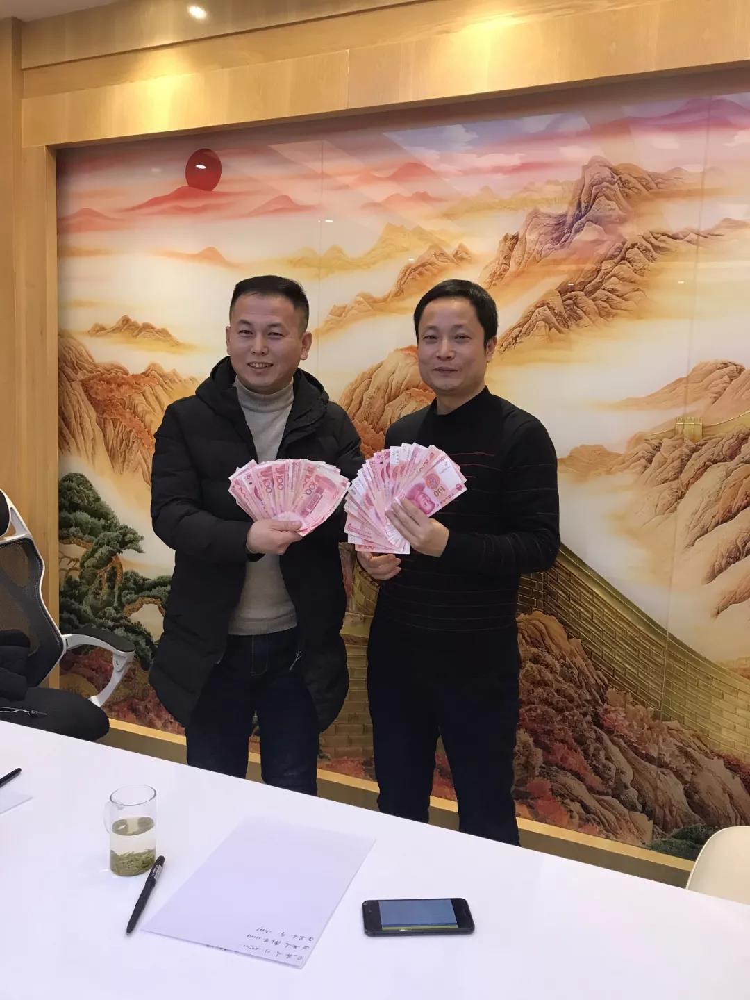 熱烈祝賀亮閣門窗第一屆核心經銷第三次會議順利舉辦！
